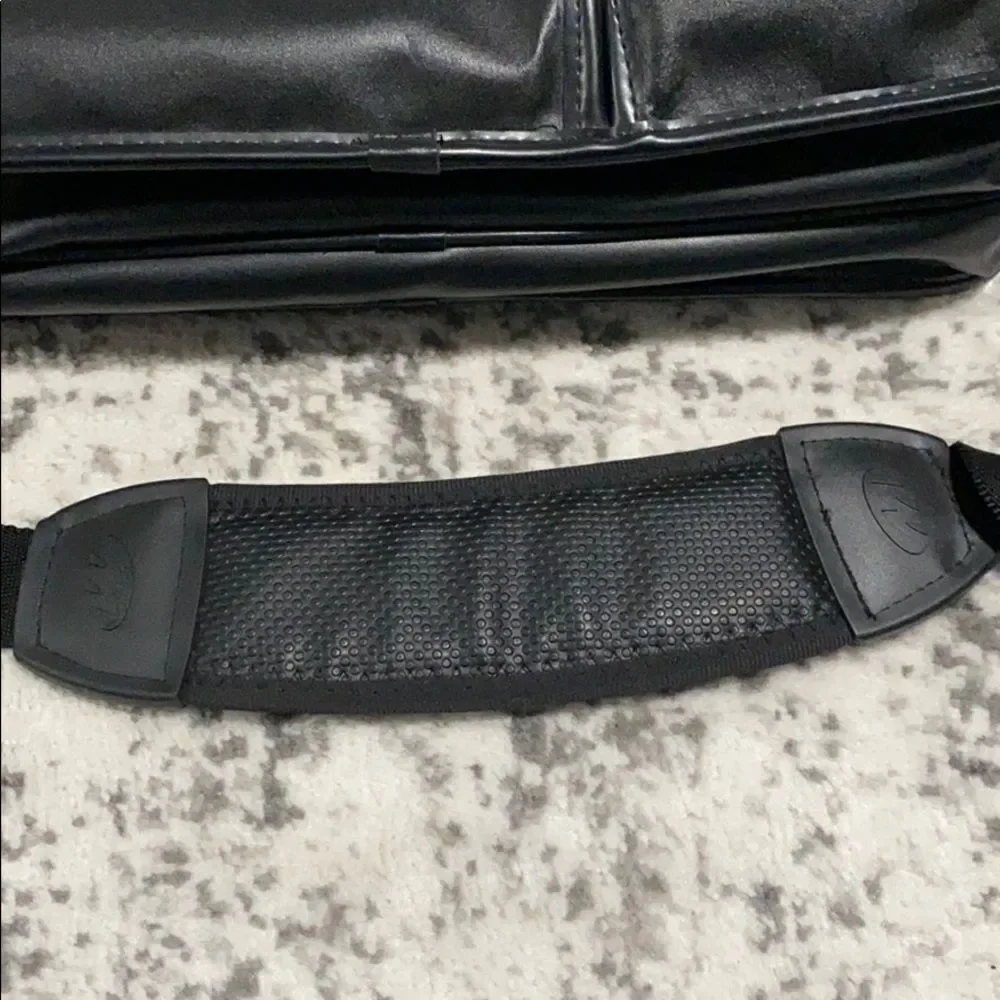 Mcklein Carry on shoulder laptop bag in like new
